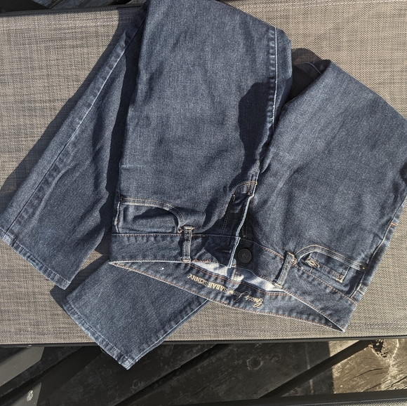 EUC GUESS Dark Jeans - Picture 3 of 4